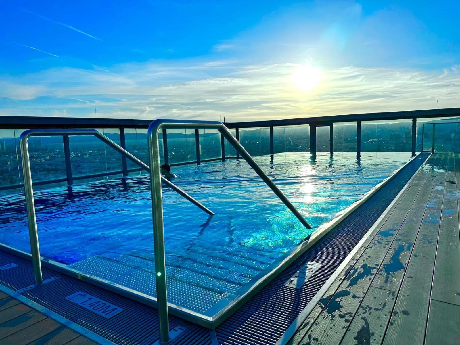 Vienna Sky Apartment I Rooftop Pool I Netflix Ngoại thất bức ảnh
